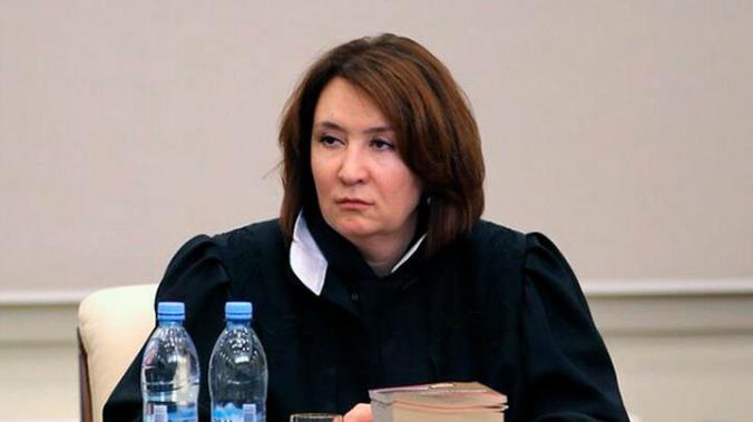 Подозреваемая в хищении 1,1 млн рублей судья из Краснодара скрылась в Армении