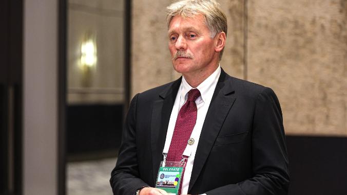 Песков рассказал, о чем могли бы поговорить Путин и Байден