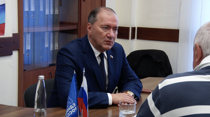 Депутат Госдумы России Дмитрий Белик провёл приём севастопольцев