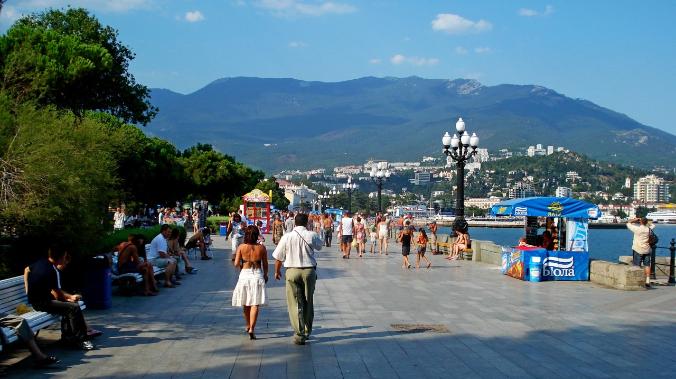 Погода в Крыму снова становится летней