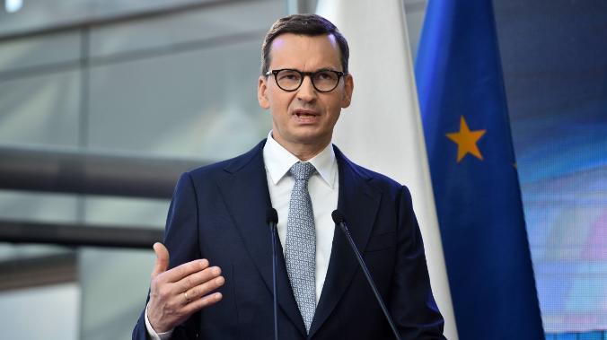Премьер-министр Польши мечтает поставить «под ружье» всю страну