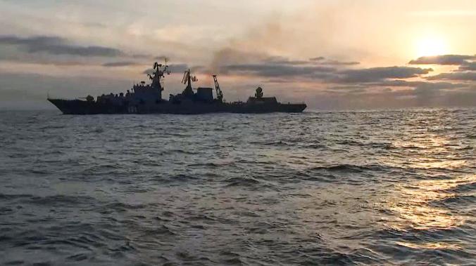 Минобороны: очаг возгорания на крейсере «Москва» локализован, корабль сохраняет плавучесть
