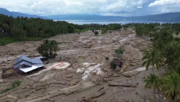 Более 800 человек погибли от наводнений в Индонезии