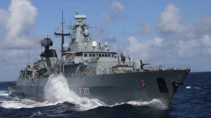 Китай отказался впустить военный корабль Германии в порт Шанхая