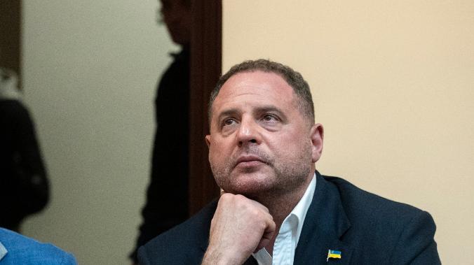 Экс-глава офиса президента Украины Андрей Ермак вышел из СИЗО под залог
