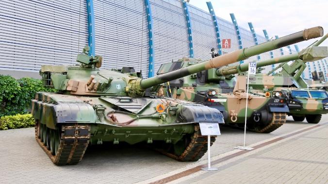 Поляки планируют модернизировать советские танки Т-72