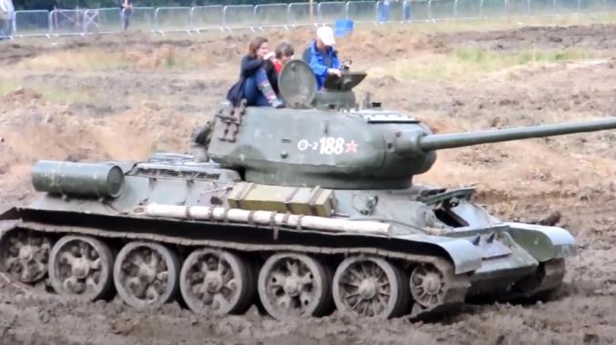 Сторонники президента Хади в Йемене применили танки Т-34-85
