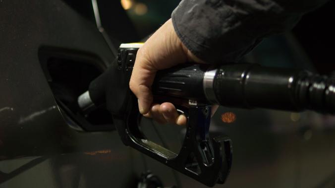 Правительство России принимает меры для сдерживания цен на бензин 