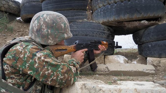 Военнослужащие Азербайджана продолжают обстрел южных границ Армении