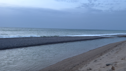 Большие волны и ветер обрушатся на Севастополь