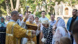В храме Апостолов Петра и Павла прошла литургия 