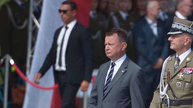 Министр обороны Польши уволил командиров сбежавшего в Белоруссию солдата