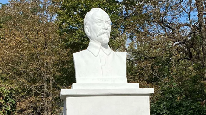 В Симферополе установили памятник Феликсу Дзержинскому