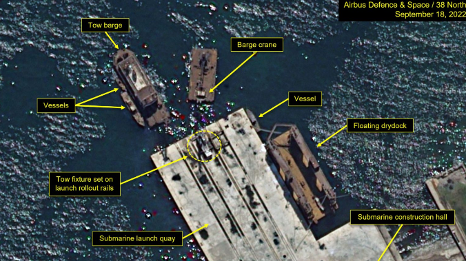 Власти КНДР готовятся спустить на воду новую ракетную субмарину