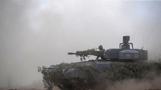 Германия перестраивается на военное производство