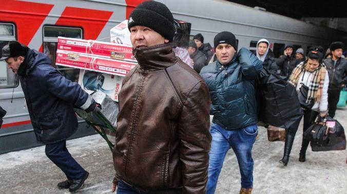 Медведев выступил за ужесточение контроля в сфере миграции