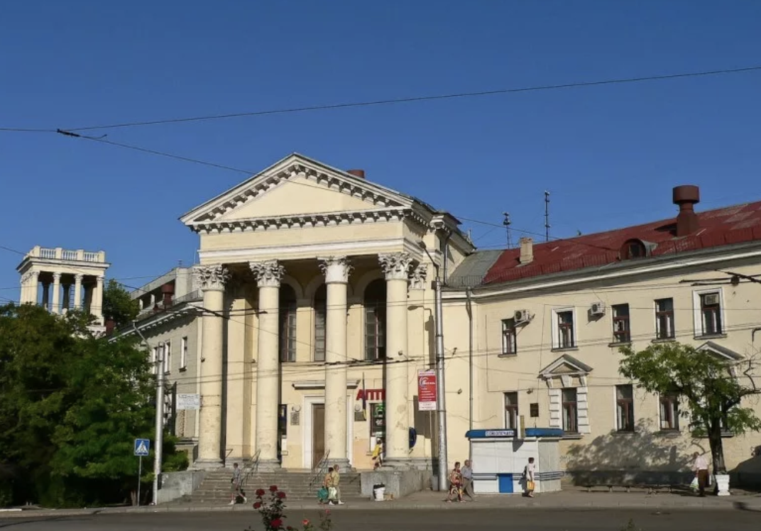 Поликлиника севастополь. 1 Гор больница Севастополь. Больница Пирогова Севастополь. Городская больница 1 Севастополь Пирогова. Поликлиника 1 горбольница Севастополь.