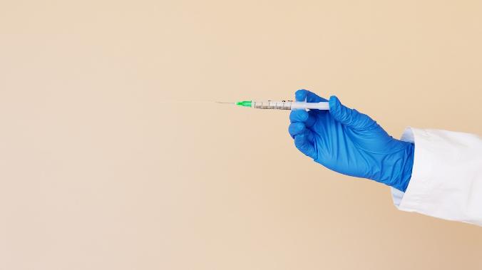 Ученые: дополнительная доза вакцины в 10 раз снижает риск коронавируса