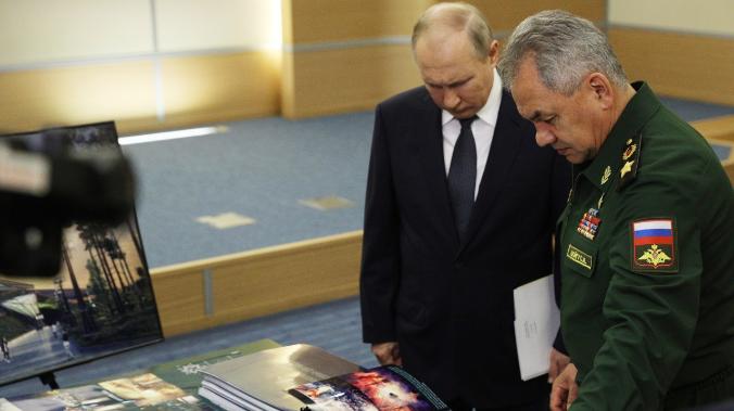 Шойгу показал Путину макет нового военного музея в форме звезды 