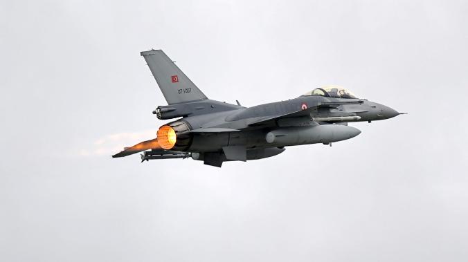 Российские ВКС прогнали турецкие F-16 