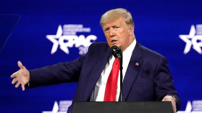 Хакеры взломали соцсеть Трампа в день запуска