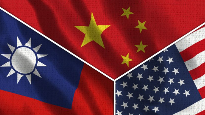 Китай потребовал от США прекратить вмешательство во внутренние дела страны