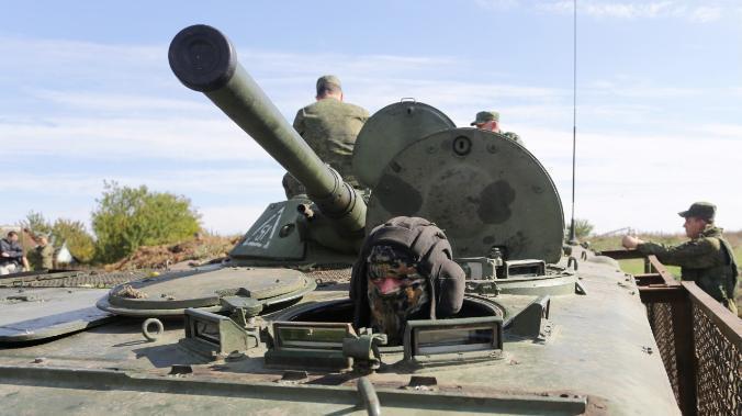 СМИ: В сторону Украины движутся колонны военной техники