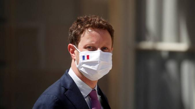 Французский политик призвал страны ЕС не использовать российскую и китайские вакцины