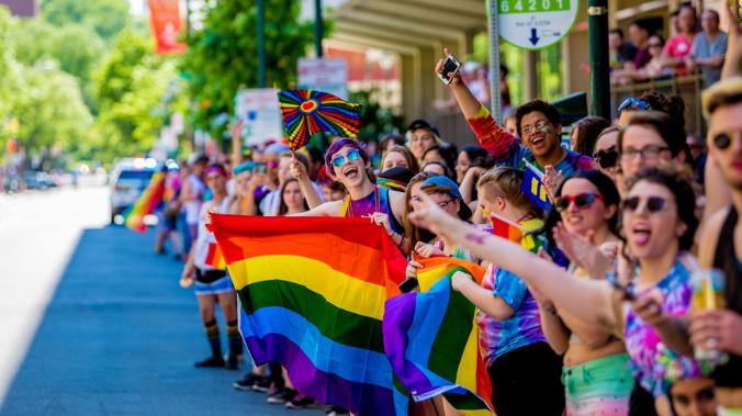Вашингтон требует Сербию не отменять гей-парад