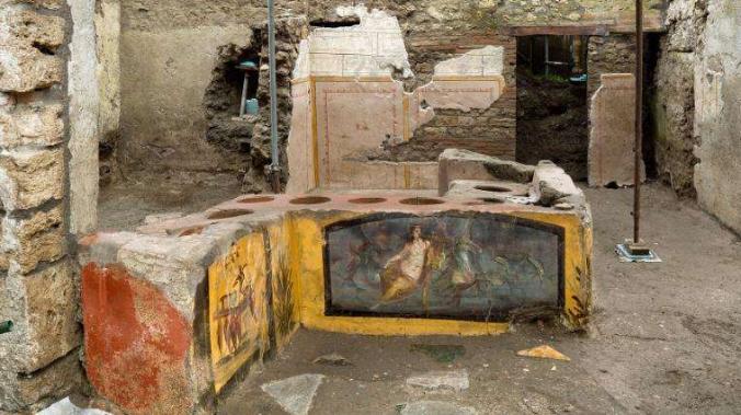 Новое открытие: Археологи обнаружили в Помпеях лавку фастфуда
