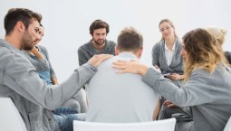 В Twitter по распоряжению Маска стали недоступны номера горячих линий помощи