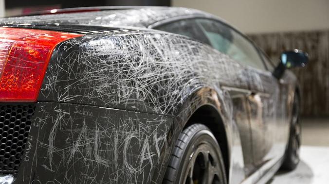 В Корее разработали автомобильное покрытие, восстанавливающееся после повреждений