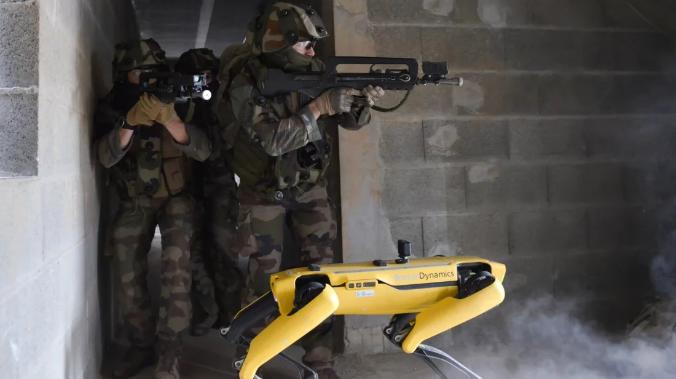 Французская армия испытала роботов Boston Dynamics на военных учениях 