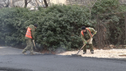 На улице Адмирала Юмашева заканчивают укладку асфальта