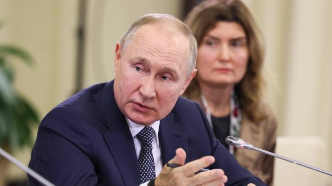 Путин заявил, что воссоединение России и Донбасса должно было произойти раньше