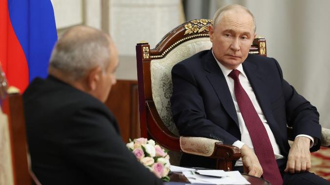 Путин предложил провести в Армении референдум 