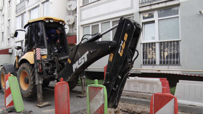 Новый водовод на проспекте Острякова готов на 80%