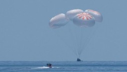 Crew Dragon с четырьмя астронавтами совершил посадку в Мексиканском заливе