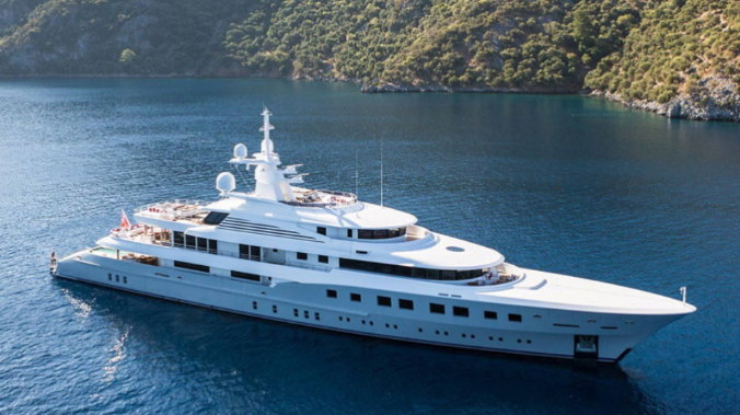 Гибралтар продаст на аукционе яхту российского миллиардера Пумпянского