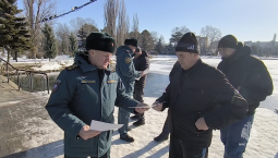 МЧС предупреждает крымчан об опасности тонкого льда