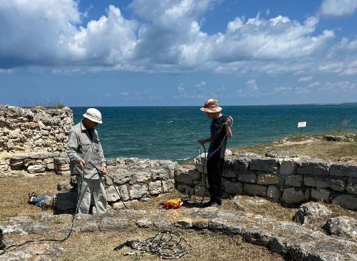 Херсонесу дали грант на подводные исследования