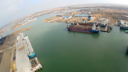 В Темрюке загорелись резервуары с нефтепродуктами