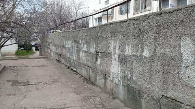 Развожаев поручил отремонтировать подпорную стену