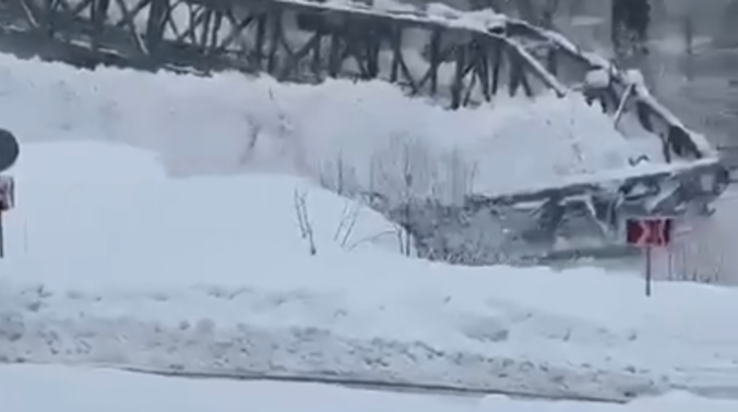 На горнолыжном курорте Сочи сошла лавина