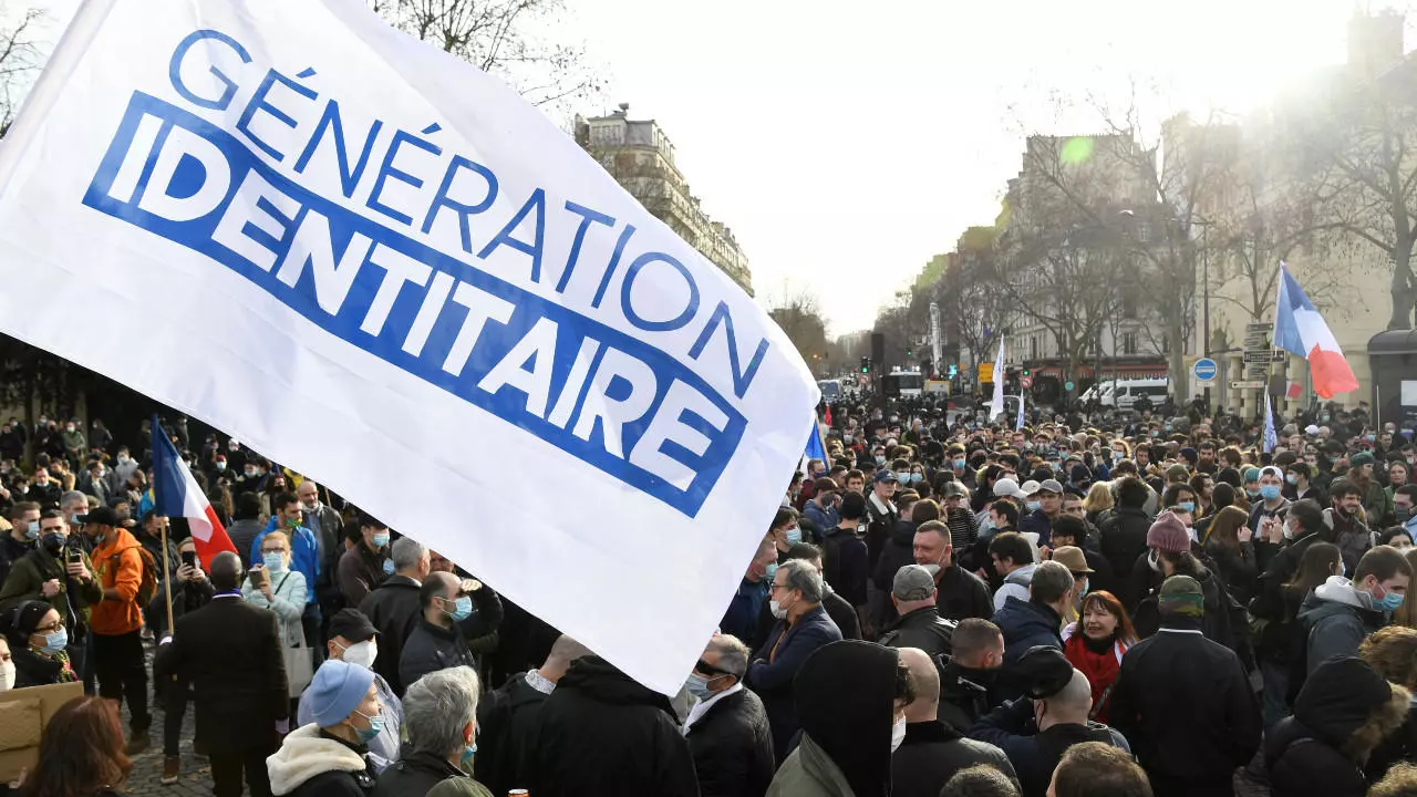 Правые организации. Generation identitaire. Generation identitaire France. Митинг в поддержку Шарля де Голля. Generation Identity.