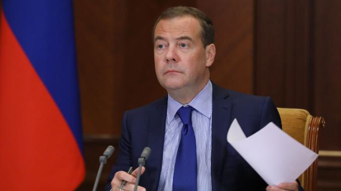 «Закономерный итог»: Медведев прокомментировал ситуацию вокруг Джонсона 