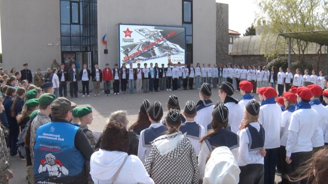 На 35-й береговой батарее школьники проверили свои знания истории