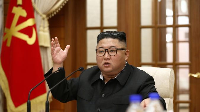 Ким Чен Ын приказал казнить двух человек за распространение коронавируса