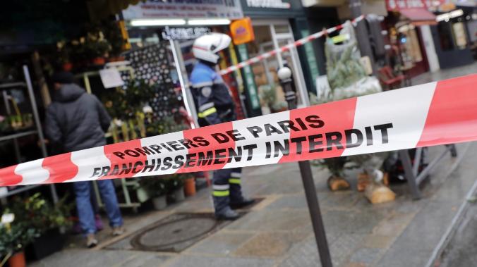 Открывший стрельбу в Париже ранее был судим за нападение на лагерь беженцев