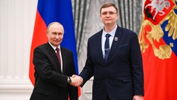 Владимир Путин наградил лучших молодых учёных России